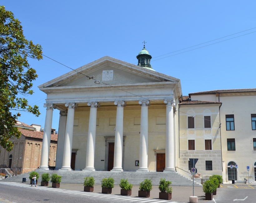Dario Canil presenta corsi e seminari Reiki vicino a Treviso, in Veneto, a Dolo (Venezia).
