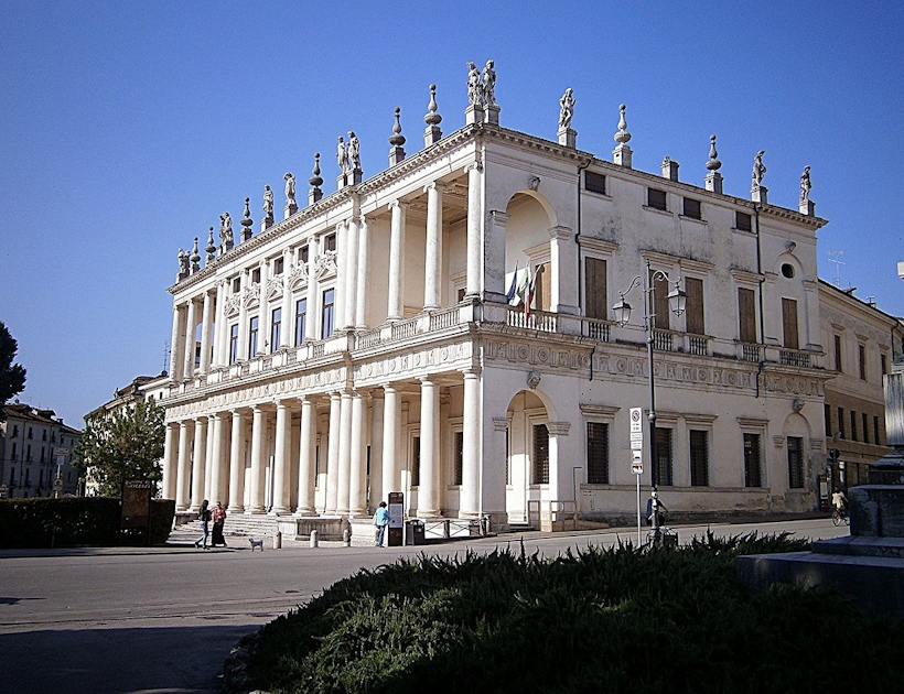 Luoghi memoriabili di Vicenza: Museo Civico di Palazzo Chiericati. Dario Canil presenta corsi e seminari Reiki vicino ad Museo Civico di Palazzo Chiericati, a Dolo (Venezia).