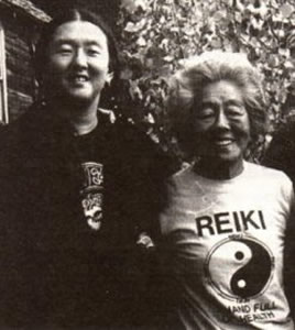 Phyllis Lei Furumoto e Hawajo Takata