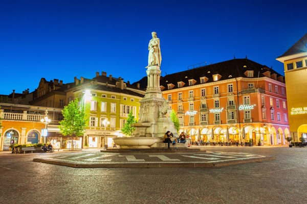 Castello di Bolzano. Dario Canil presenta corsi e seminari Reiki vicino a Bolzano, in Veneto, a Dolo (Venezia).