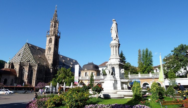 Bolzano, Il Castello del Buonconsiglio. A 2 ore e mezza da Bolzano corsi e seminari Reiki nel Centro Olistico Tolteca a Dolo (Venezia)