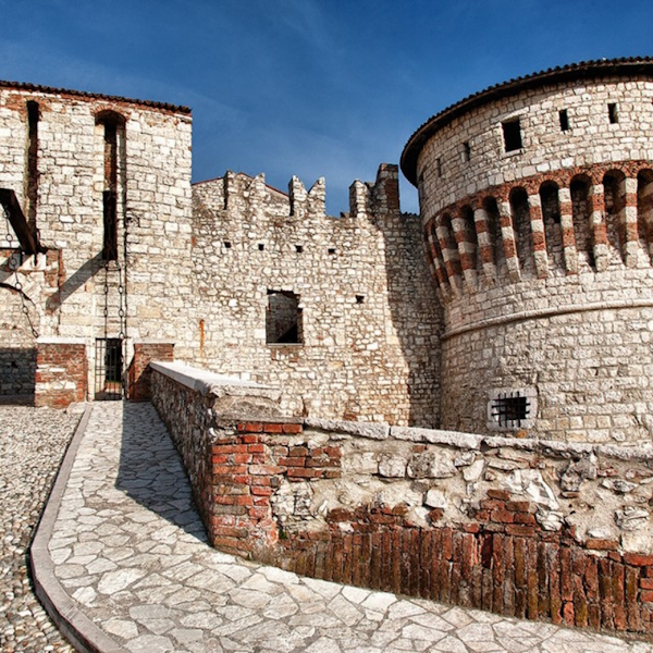 Brescia, il Castello di Brescia. A 90 minuti da Brescia corsi e seminari Reiki nel Centro Olistico Tolteca a Dolo (Venezia)