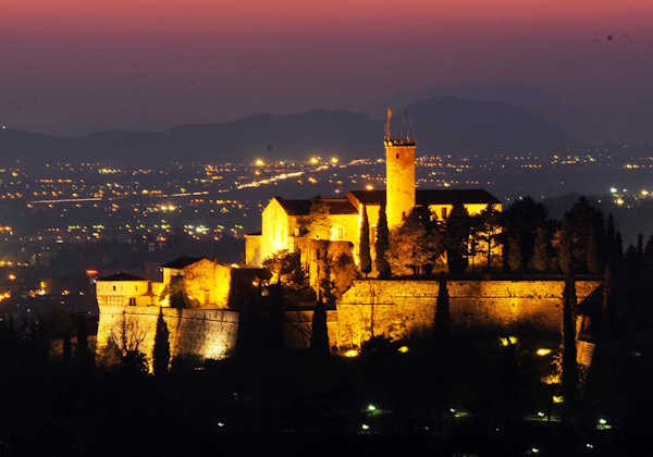 Castello di Brescia a Brescia. Dario Canil presenta i corsi e i seminari Reiki vicino a Brescia, in Veneto.