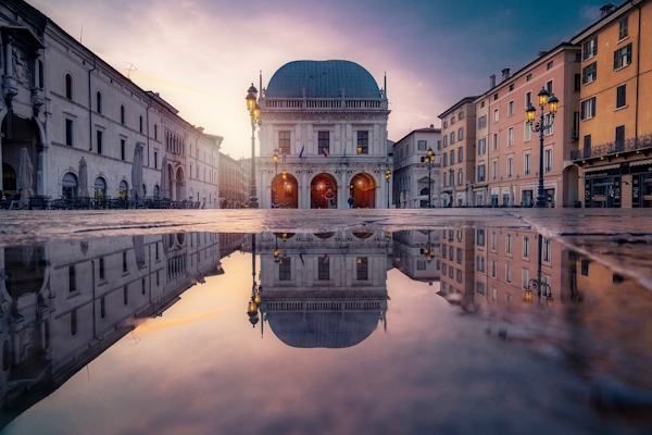 Piazza della Loggia. Dario Canil presenta corsi e seminari Reiki vicino a Brescia, in Veneto, a Dolo (Venezia).