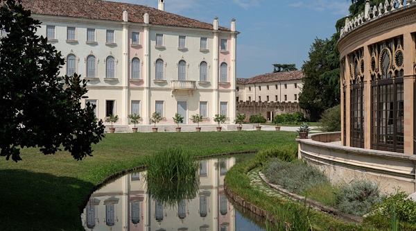 Castelfranco Veneto, Villa Revedin Bolasco. A 45 minuti da Castelfranco Veneto corsi e seminari Reiki nel Centro Olistico Tolteca a Dolo (Venezia)