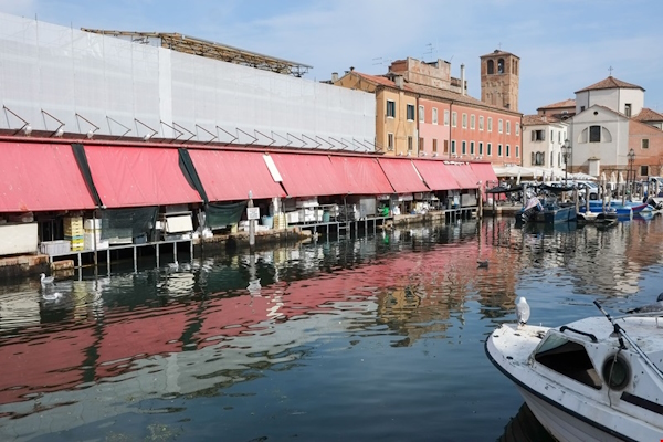 Chioggia, mercato del pesce. A 45 minuti da Chioggia corsi e seminari Reiki nel Centro Olistico Tolteca a Dolo (Venezia)