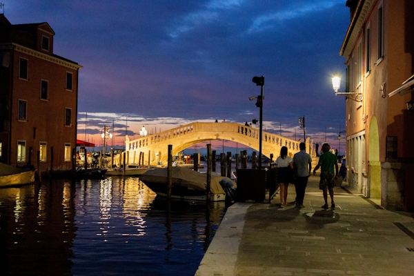 Ponte di Vigo di Chioggia. Dario Canil e il Centro Olistico Tolteca presentano corsi e seminari Reiki a Dolo (Venezia), vicino a Chioggia, in Veneto.