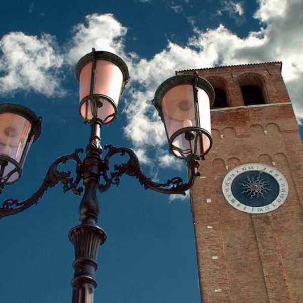 Chioggia, Torre dell'Orologio. A 45 minuti da Chioggia corsi e seminari Reiki nel Centro Olistico Tolteca a Dolo (Venezia)