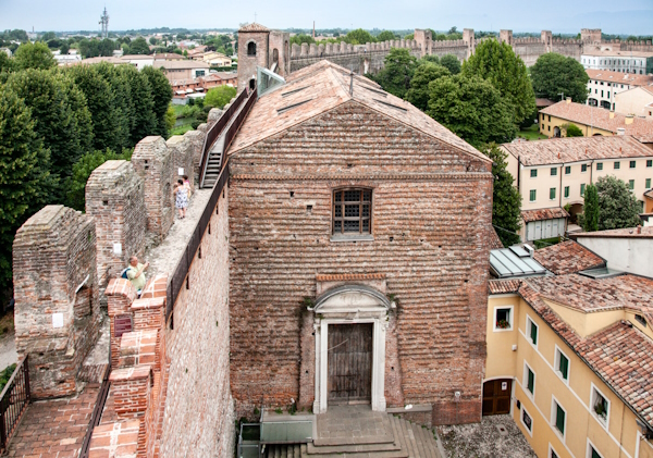 La Chiesa del Torresino. Dario Canil presenta corsi e seminari Reiki vicino a Cittadella, in Veneto, a Dolo (Venezia).