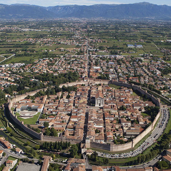 Mura medievali. Dario Canil presenta corsi e seminari Reiki vicino a Cittadella, in Veneto, a Dolo (Venezia).