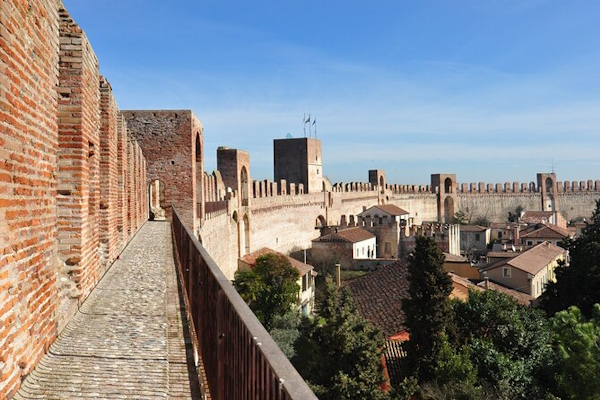 Mura medievali a Cittadella. Dario Canil presenta i corsi e i seminari Reiki vicino a Cittadella, in Veneto.