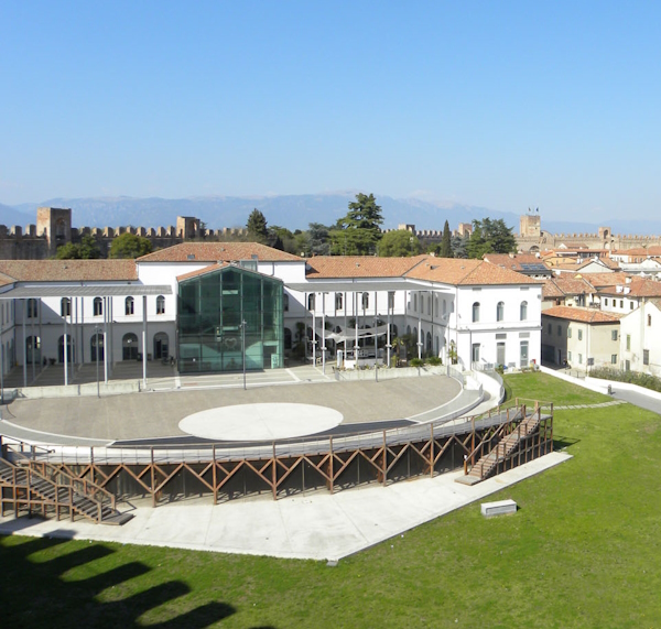 Il Palazzo Mantegna di Cittadella. Dario Canil presenta corsi e seminari Reiki vicino a Cittadella, in Veneto, a Dolo (Venezia).