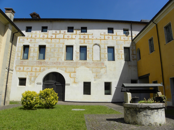 Il Palazzo Pretorio di Cittadella. Dario Canil presenta corsi e seminari Reiki vicino a Cittadella, in Veneto, a Dolo (Venezia).