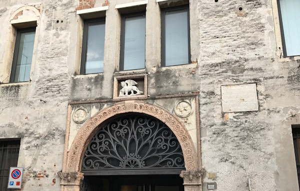 Il Palazzo Pretorio di Cittadella. Dario Canil presenta i corsi e i seminari Reiki vicino a Cittadella, in Veneto.