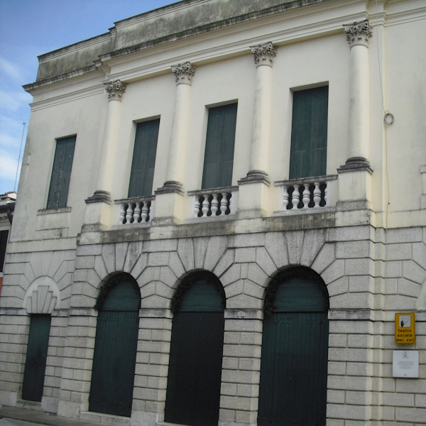 il Teatro Sociale di Cittadella. Dario Canil e il Centro Olistico Tolteca presentano corsi e seminari Reiki a Dolo (Venezia), vicino a Cittadella, in Veneto.