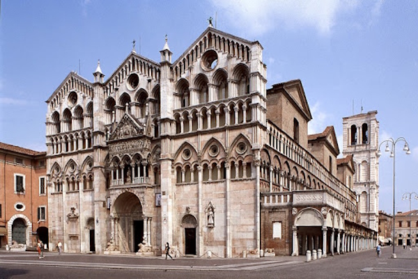 Cattedrale di San Giorgio. Dario Canil presenta i corsi e i seminari Reiki vicino a Ferrara, in Veneto.