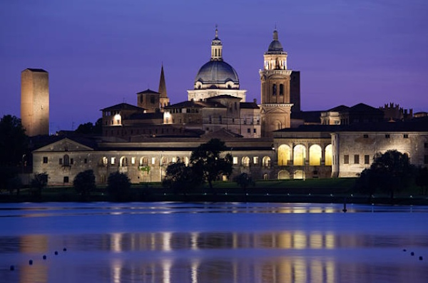 Mantova, il Palazzo Ducale. A 90 minuti da Mantova corsi e seminari Reiki nel Centro Olistico Tolteca a Dolo (Venezia)