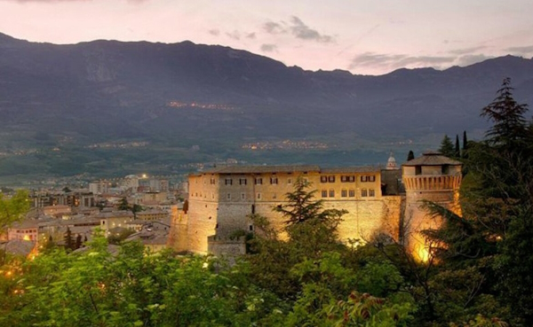 Castello di Rovereto. Dario Canil presenta corsi e seminari Reiki vicino a Rovereto, in Veneto, a Dolo (Venezia).