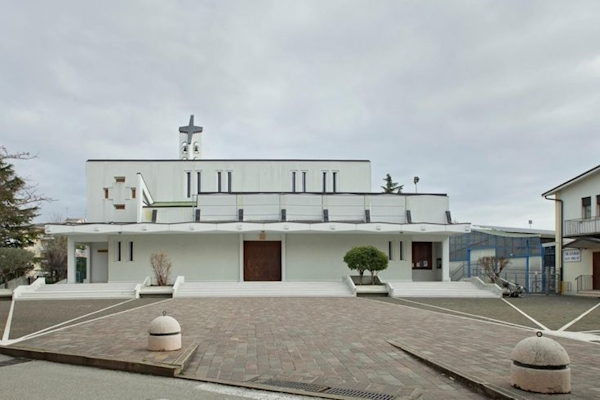 San Donà di Piave, la Chiesa di San Pio X. A 50 minuti da San Donà di Piave corsi e seminari Reiki nel Centro Olistico Tolteca a Dolo (Venezia)