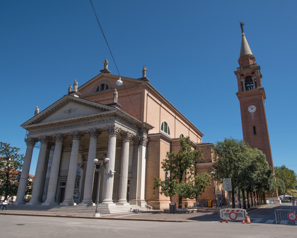 Dario Canil presenta corsi e seminari Reiki vicino a San Donà di Piave, in Veneto, a Dolo (Venezia).