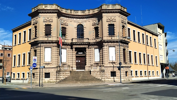 Dario Canil presenta corsi e seminari Reiki vicino a San Donà di Piave, in Veneto, a Dolo (Venezia).