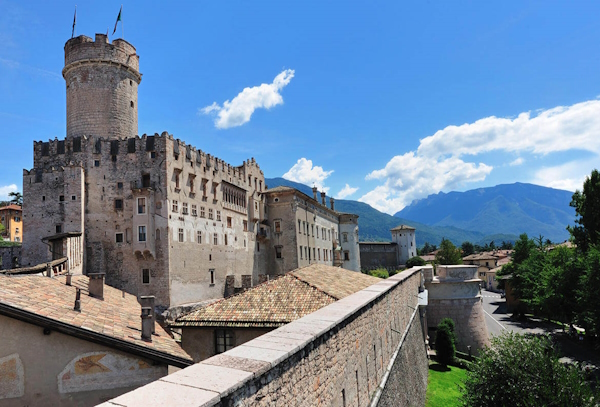 Trento, Il Castello del Buonconsiglio. A 2 ore da Trento corsi e seminari Reiki nel Centro Olistico Tolteca a Dolo (Venezia)