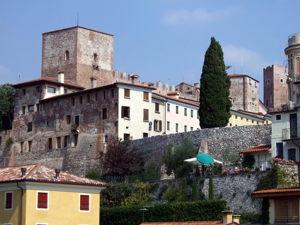 Dario Canil presenta i corsi e i seminari Reiki vicino a Bassano del Grappa, in Veneto.