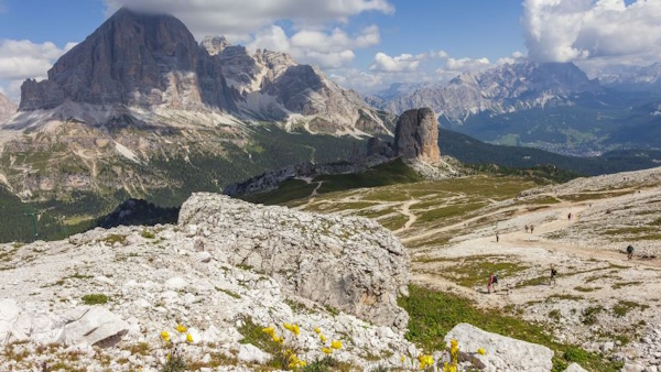 Alta Via Numero 1 delle Dolomiti di Belluno. Dario Canil e il Centro Olistico Tolteca presentano corsi e seminari Reiki a Dolo (Venezia), vicino a Belluno, in Veneto.