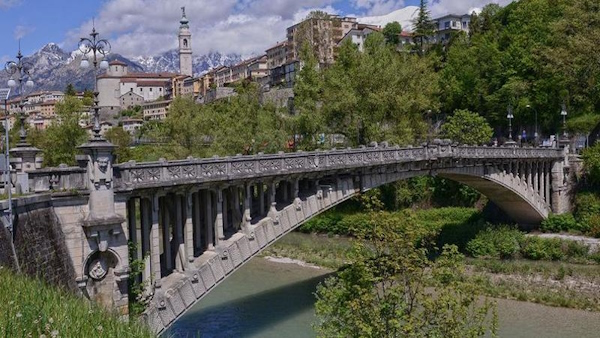 Dario Canil presenta corsi e seminari Reiki vicino a Belluno, in Veneto, a Dolo (Venezia).