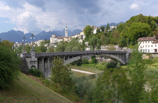 il Ponte della Vittoria di Belluno. Dario Canil presenta i corsi e i seminari Reiki vicino a Belluno, in Veneto.