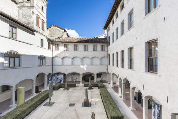 Museo Civico di Belluno. Dario Canil presenta i corsi e i seminari Reiki vicino a Belluno, in Veneto.