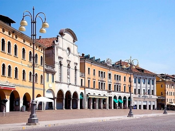 Dario Canil presenta corsi e seminari Reiki vicino a Belluno, in Veneto, a Dolo (Venezia).