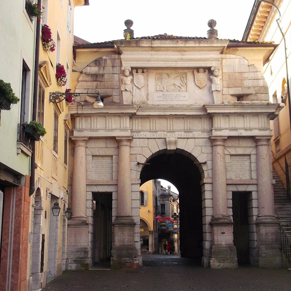 Dario Canil presenta corsi e seminari Reiki vicino a Belluno, in Veneto, a Dolo (Venezia).