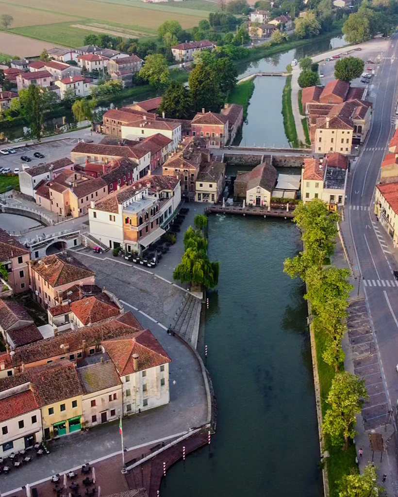 Una vista dall'alto di Dolo, in provincia di Venezia. Dario Canil conduce seminari di Reiki e di Sciamanismo in Veneto, tra Venezia, Padova, Vicenza e Treviso