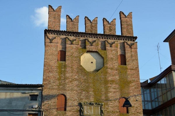 Rovigo, la Porta de San Bortolo. A 50 minuti da Rovigo corsi e seminari Reiki nel Centro Olistico Tolteca a Dolo (Venezia)