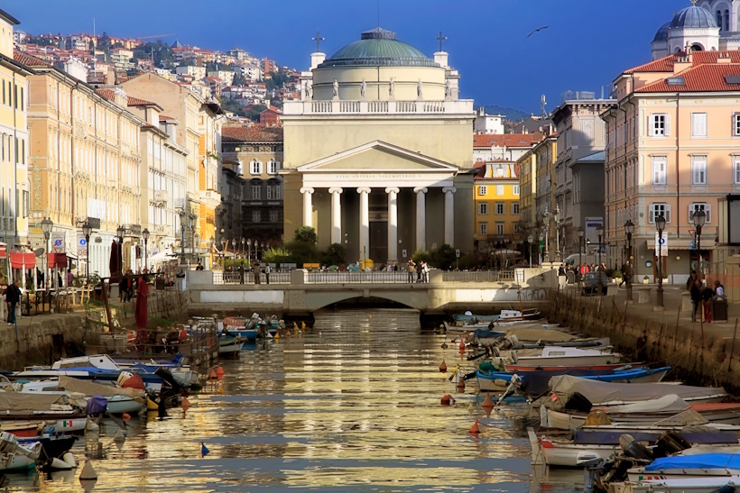 Una bella vista di Trieste. A 2 ore da Trieste, a Dolo, corsi e seminari Reiki di Usui e Karuna Reiki condotti da Dario Canil.