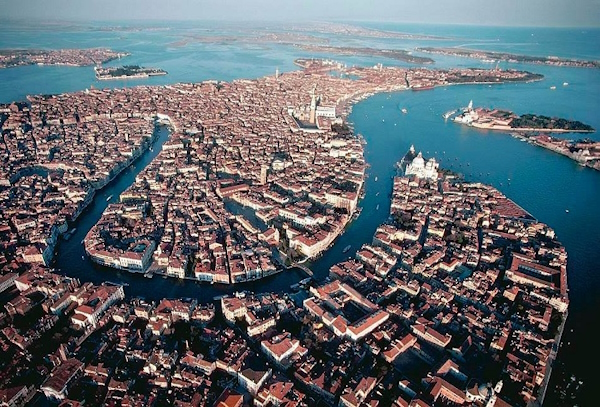 Venezia, Canal Grande. Dario Canil presenta corsi e seminari Reiki vicino a Venezia, in Veneto, a Dolo (Venezia).