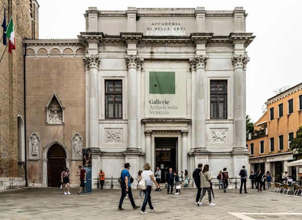 Venezia, le Gallerie dell'Accademia. Dario Canil presenta corsi e seminari Reiki vicino a Venezia, in Veneto, a Dolo (Venezia).