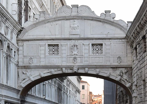 Venezia, il Ponte dei Sospiri, vicino a Venezia corsi e seminari Reiki nel Centro Olistico Tolteca a Dolo (Venezia)