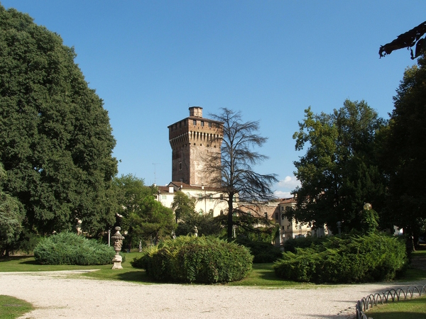 Vicenza, i Giardini Salvi. Dario Canil presenta i corsi e i seminari Reiki vicino a Vicenza, in Veneto.