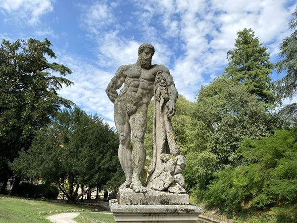 Vicenza, i Giardini Salvi. Dario Canil presenta corsi e seminari Reiki vicino a Vicenza, in Veneto, a Dolo (Venezia).