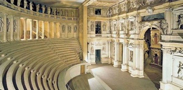 Vicenza, il Teatro Olimpico. Dario Canil presenta i corsi e i seminari Reiki vicino a Vicenza, in Veneto.